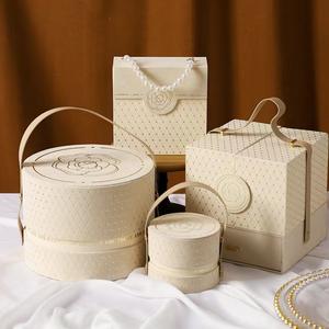 Elegante y Bonito Estuche de Regalo para Boda con Diseño de Camelia de Montaña, Creativo, Reciclable, Rígido, con Laminación Brillante - Product Image 4