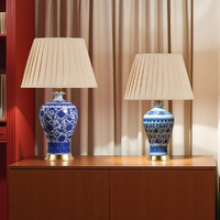 Lampe de table en porcelaine bleue et blanche traditionnelle, décoration pour salon, chambre à coucher, base en cuivre, abat-jour en tissu, vase en céramique, éclairage