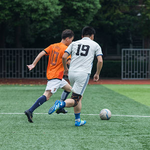 Usine de gros 50mm PE gazon artificiel terrasse pour le football pour les sports de football - Product Image 4