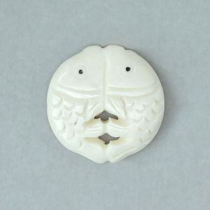 จี้รูปปลากระดูกธรรมชาติแกะสลักด้วยมือสีเหลืองสีขาวสำหรับทำเครื่องประดับ DIY - Product Image 4