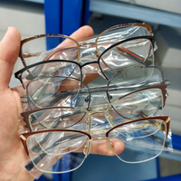 Gafas de Sol Cat Eye con Montura Metálica, Lentes con Estampado de Moda de Alta Calidad, Duraderas, Ligeras, para Mujer, Liquidación de Stock Mixto