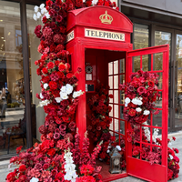 Cabine téléphonique londonienne personnalisée avec couleurs au choix, pour livre d'or audio et chemin de table fleuri, pour décoration de mariage