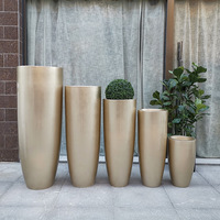 Vente directe d'usine de piliers de mariage classiques en forme de balle pour les hôtels et l'usage domestique, pots de fleurs en plastique renforcé de fibre de verre