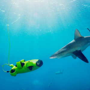 Drone <span class=keywords><strong>sous</strong></span>-<span class=keywords><strong>marin</strong></span> FIFISH V6S, ROV compact omnidirectionnel avec caméra 4K UHD, télé<span class=keywords><strong>commande</strong></span> intelligente - Product Image 3