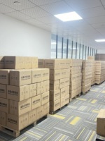 Effizienter 600DPI Automatischer XP600 Tintenstrahldrucker 40M/Min Chargennummer Verfallsdatum-Codierer für Lebensmittelverpackungsproduktion