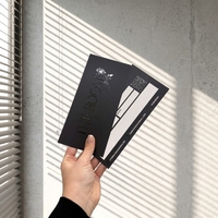 Porte-carte-cadeau de luxe en carton noir, enveloppe avec impression UV sélective, emballage pour carte de membre de salon de beauté