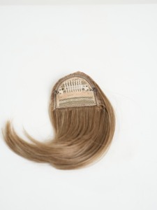 Extensions de frange synthétiques à clipser, fabriquées en Corée, coupe droite et épaisse, postiche de cheveux naturel avec frange avant soignée et clips pour femmes - Product Image 1