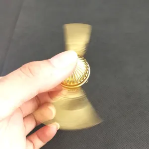 Divertido y Duradero Fidget Spinner para Niños, Juguete Antiestrés de Rotación Manual con Alas de Ángel, Spinner de Metal Cupido para Aliviar el Estrés - Product Image 3