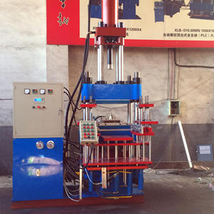 Machine <span class=keywords><strong>de</strong></span> moulage par injection <span class=keywords><strong>de</strong></span> caoutchouc verticale entièrement <span class=keywords><strong>automatique</strong></span> <span class=keywords><strong>de</strong></span> haute qualité pour les produits en caoutchouc et en silicone - Product Image 6