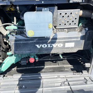 รถขุดตีนตะขาบ Volvo EC480 มือสอง สำหรับงานก่อสร้างดิน  โครงสร้างแข็งแรง ทนทาน ควบคุมได้อย่างยืดหยุ่น พร้อมระบบไฮดรอลิก - Product Image 3