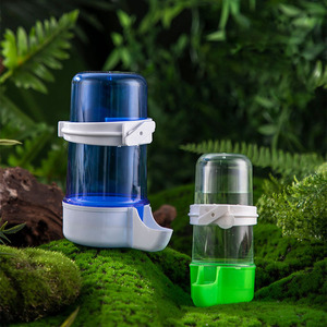 Dispenser di acqua <span class=keywords><strong>per</strong></span> piccoli animali domestici di qualità Dispensador De Agua Para Mascotas Pequenas Hanging Cage mangiatoia <span class=keywords><strong>per</strong></span> <span class=keywords><strong>uccelli</strong></span> in Pvc piccolo Pet Waterer - Product Image 3