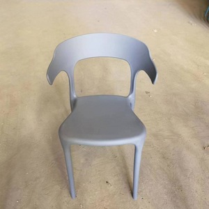 كراسي بلاستيكية ملونة يمكن رصها فوق بعضها للحدائق كراسي خارجية أثاث كراسي بلاستيكية للمناسبات - Product Image 3