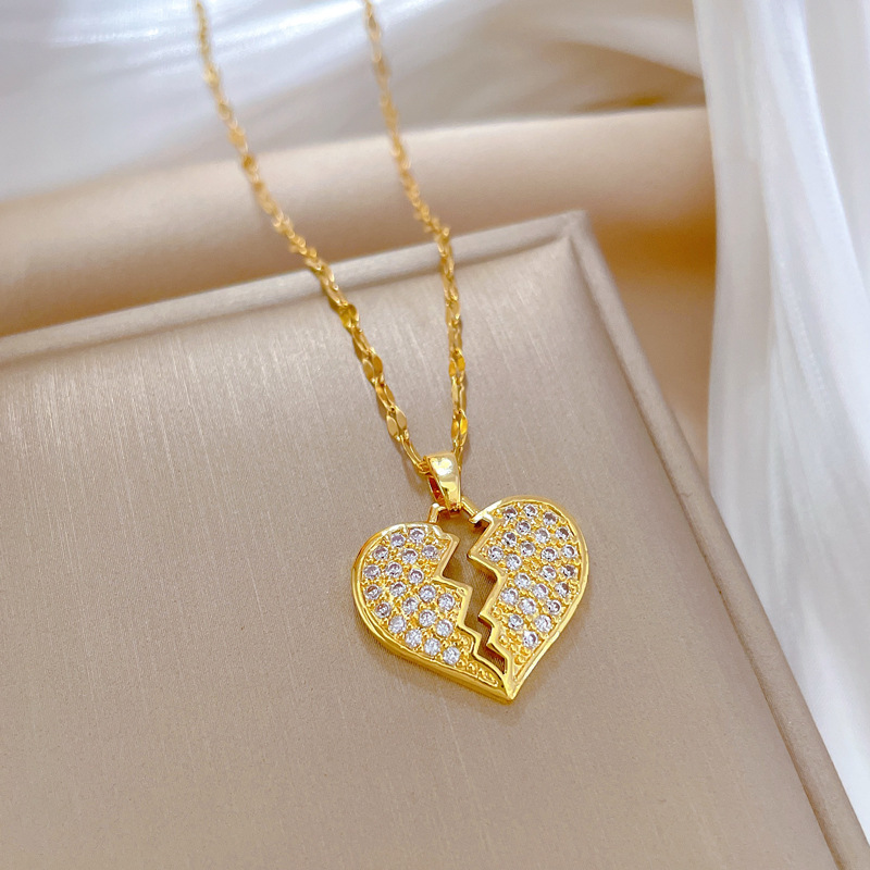 Ciondolo Con Nome Cheryl A Forma Di Cuore In Oro 14 KT Placcato Spazzolato