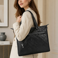 Tas Tangan Pria Bermotif Hitam dengan Desain Monogram Timbul, Tas Kerja Terstruktur untuk Pria, Dilengkapi Pegangan dan Tali Bahu, Cocok untuk Kantor