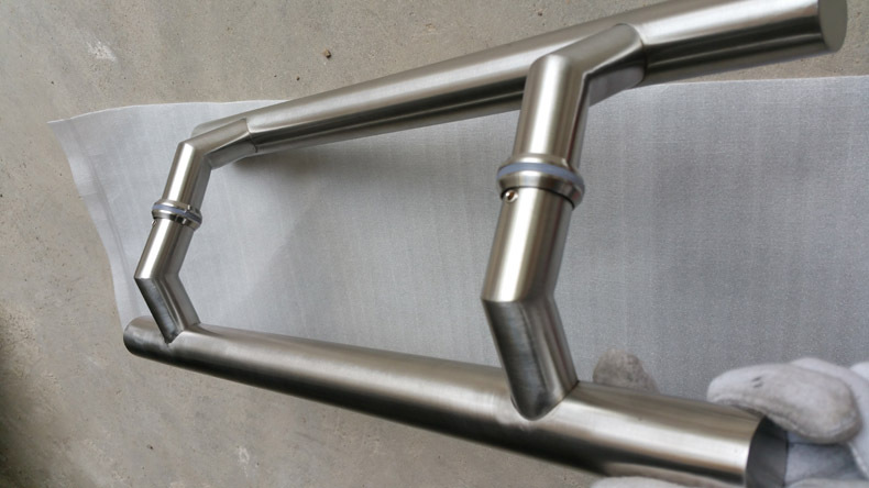 Fabricants Double Entrée Pour Beau Pousser 304 Avant En Acier inoxydable Poignées De Tube de Bonne Qualité Poignée En Verre Trempé