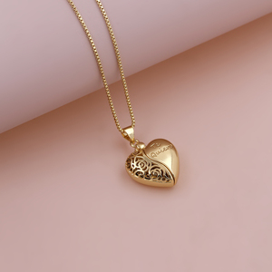 Pendentif personnalisé <span class=keywords><strong>aile</strong></span> en forme de coeur ouvrable et évidé avec collier de chaîne <span class=keywords><strong>à</strong></span> maillons plaqué or 24 carats - Product Image 1