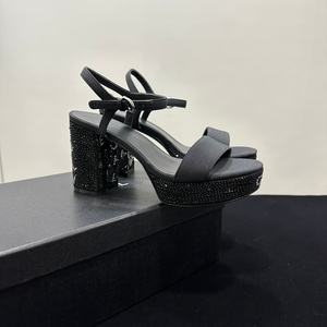 Zapatos de Mujer de Alta Calidad, Modernos y Vanguardistas, Tacón Grueso con Pedrería, Goma Antideslizante, Lujo Discreto, Marca CC - Product Image 2