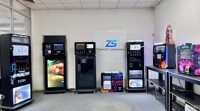 Distributeur de cartes à collectionner TCG personnalisé en usine avec paiement sans espèces, écran tactile 43 pouces, en vente