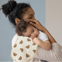 Bavoirs d'été pour bébé, motif ours de dessin animé, réutilisables et absorbants, avec coussinet d'épaule doux, pour filles et garçons