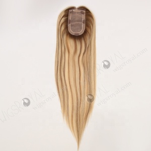 Toppers de cheveux humains à base de soie avec clip, aspect naturel, blond avec reflets bruns, petite taille <span class=keywords><strong>3</strong></span> x 6,25 pouces - Product Image 2