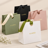Sacs fourre-tout en carton blanc luxueux, sacs fourre-tout esthétiques pour cosmétiques et boutiques de mode haut de gamme, sacs en papier pour le shopping et les accessoires