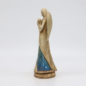 Estatua de Ángel de Mosaico de Vidrio y Resina, Figura de Ángel Sosteniendo un Bebé con Acabado Floral Craquelado para Decoración Religiosa del Hogar - Product Image 4