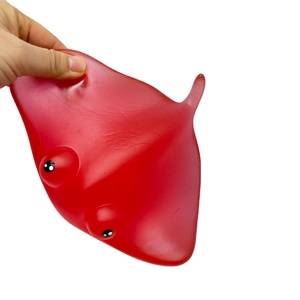 Jouet sensoriel anti-stress en forme de raie géante en TPR, à presser pour s'amuser, jouer, offrir - Product Image 2