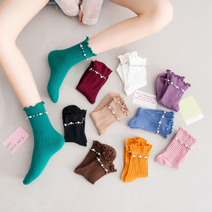 KTA-052 <span class=keywords><strong>Chaussettes</strong></span> ras du cou tendance pour femmes, motif volanté élégant avec perles, technique de tricotage en coton, idéales pour le printemps - Product Image 1