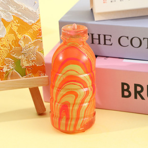 Juguete antiestrés de goma con textura de azúcar de malta, inspirado en la dopamina, con diseño de botella de refresco marmoleada y textura blanda. - Product Image 6