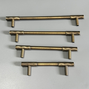 유럽 스타일 현대 미니멀리스트 주방 캐비닛 긴 손잡이 서랍 손잡이 빛 럭셔리 다이아몬드 모양의 양각 침실 드레서 - Product Image 2