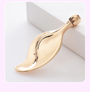 เครื่องนวดหน้าโลหะแบบใหม่ รูปทรง<span class=keywords><strong>ใบ</strong></span>ไม้ สำหรับยกกระชับผิว ลดริ้วรอยรอบดวงตา พร้อมลูกกลิ้งครีมบำรุงผิว - Product Image 6