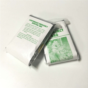 Manta de emergencia de aluminio para supervivencia, 84 x 36 pulgadas, ligera, impermeable, equipo de seguridad térmico para exteriores, para prevención de hipotermia - Product Image 2