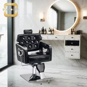 Chaise de barbier moderne de haute qualité avec pédale et revêtement en cuir, idéale pour salon de coiffure classique et mobilier professionnel - Product Image 3