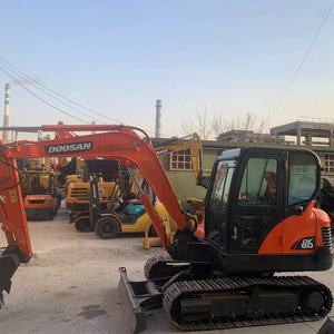 Mini excavadora usada de 6 toneladas, máquina coreana fabricada Doosan 2, excavadora sobre orugas Doosan DX60 usada de alta calidad a la venta - Product Image 6