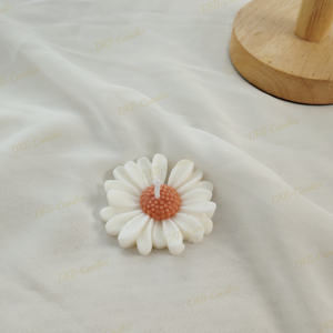 Vela de aromaterapia con forma de flor de Margarita, velas de manzanilla 3D grandes hechas a mano, novedad - Product Image 1