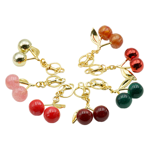 พวงกุญแจโลหะผสมสังกะสีคริสตัล 3 มิติ คุณภาพสูง ดีไซน์เชอร์รี่ น้ำหนักเบา สำหรับตกแต่งกระเป๋า กระเป๋าเป้ รถยนต์ แฟชั่นหรูหราสำหรับ<span class=keywords><strong>ผู้</strong></span>หญิง - Product Image 1