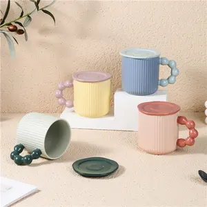 İskandinav renkli şerit inci kolu ofis süt çay kupa porselen bardak seramik özel kahve kapaklı kupalar