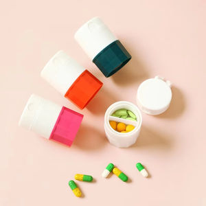 Boîte de rangement multifonctionnelle pour pilules, broyeur de médicaments portable à 4 couches, coupe-comprimés en poudre - Product Image 2