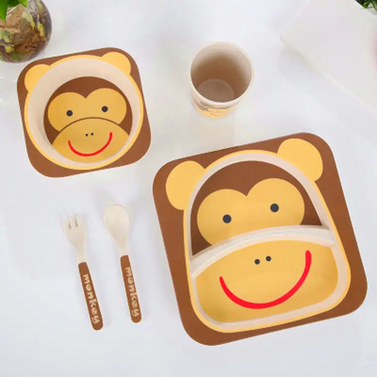子供のための環境に優しい食器5個の子供用プレートセットBPA無料のかわいい漫画の竹の子供用プレートセットカップ付き
