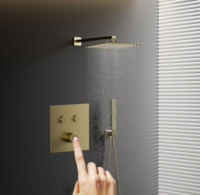 Système de douche encastré thermostatique à double poignée en laiton brossé avec pommeau de douche pluie et fonction pause, en céramique