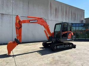 Alta calidad se vende a un precio bajo Excavadora hecha en Corea en el año 2000 - Product Image 4