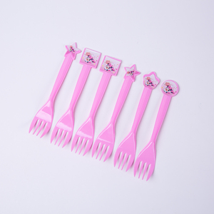 Ensemble 90 pièces de haute qualité fournisseur de fête de vacances ensemble de <span class=keywords><strong>vaisselle</strong></span> en papier <span class=keywords><strong>jetable</strong></span> <span class=keywords><strong>Minnie</strong></span> à motifs de dessins animés pour fête d'anniversaire - Product Image 2