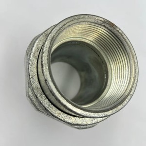 Unión de Tubería de Acero Inoxidable de Alta Calidad, Fabricación Personalizada con CNC, para Sistemas Eléctricos y Paneles - Product Image 1
