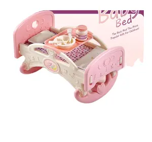 卸売12インチ睡眠赤ちゃん人形ベッド給餌器具セットプラスチックピンク赤ちゃんおもちゃ人形ベッド