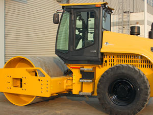 Cina Top Brand <span class=keywords><strong>Road</strong></span> <span class=keywords><strong>Roller</strong></span> SR20-5 <span class=keywords><strong>20Ton</strong></span> nuova macchina gomma asfalto gomma industriale pneumatico in magazzino - Product Image 6