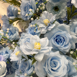 พวงดอกไม้สไตล์โรแมนติกสีฟ้าสำหรับตกแต่งงานแต่งงาน ให้ความรู้สึกสมจริงและสวยงามดุจฝัน เหมาะสำหรับตกแต่งโต๊ะ - Product Image 5