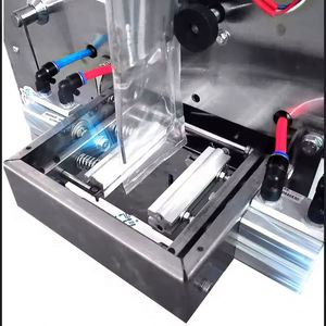 Machine d'emballage automatique pour sachets souples et pochettes de ketchup, miel, savon, soupe, pâte de chocolat et liquides en bâtonnets - Product Image 6