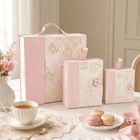 Boîte cadeau rigide de luxe en forme de livre à motif floral pour la Saint-Valentin, les mariages, les événements professionnels, les festivals, les cérémonies, les cadeaux et les fournitures d'emballage