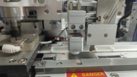 Machine de fraisage et d'implantation de puces de cartes SIM entièrement automatique SMCCM-7000, avec identification et détection