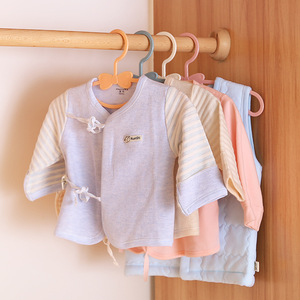 Cintres en plastique pour vêtements d'enfants, design épaissi avec nœud, pour bébés et nourrissons, type crochet, forme rectangulaire, bleu, rose, beige, orange - Product Image 2